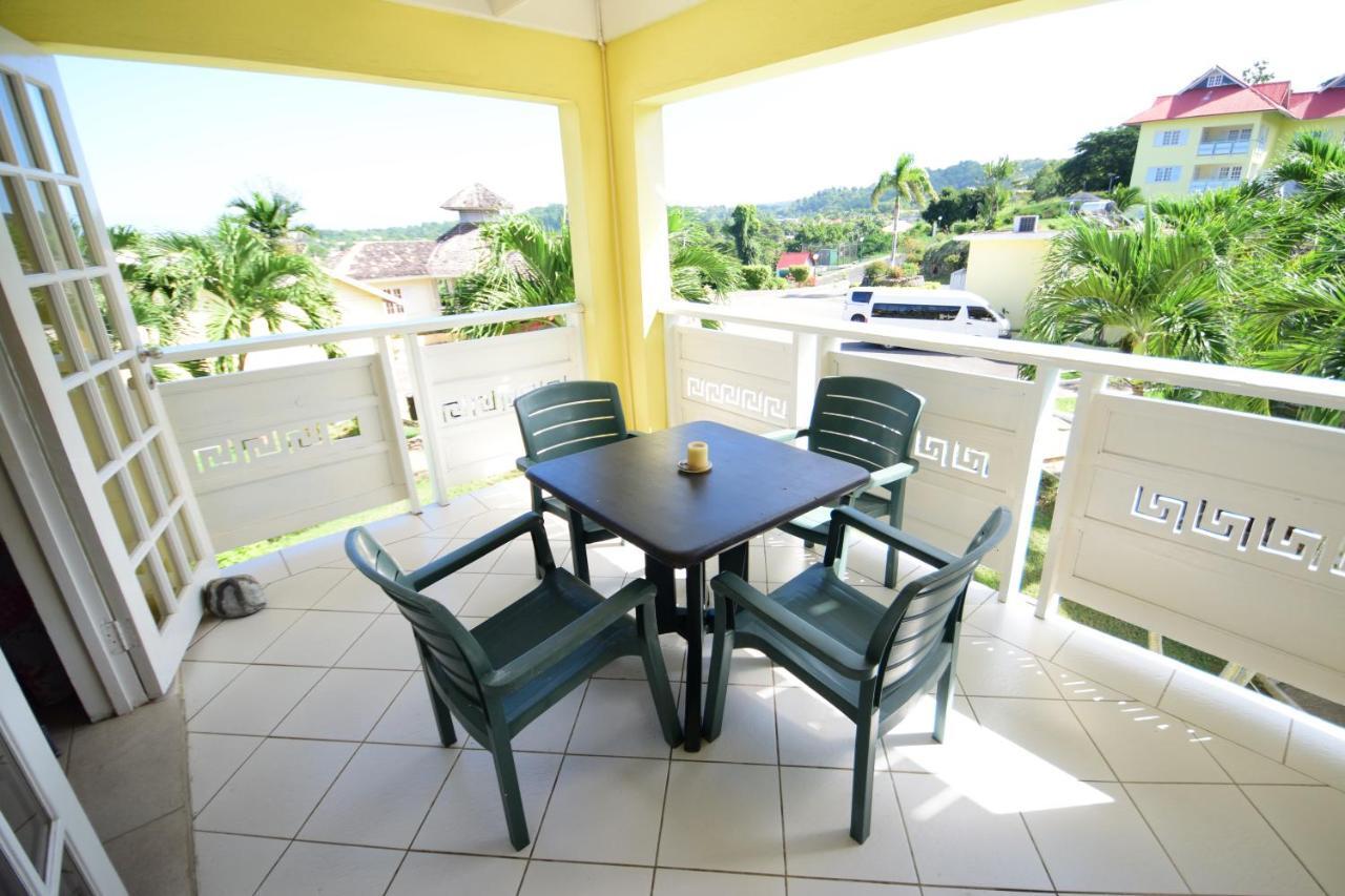 River Side Apt 9 @ Mystic Ridge. Ocho Rios Eksteriør bilde