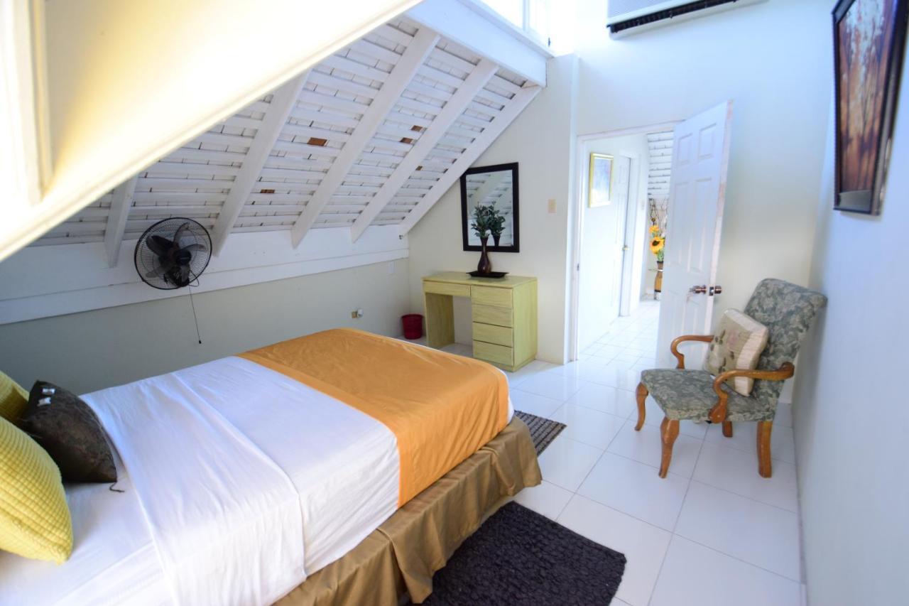 River Side Apt 9 @ Mystic Ridge. Ocho Rios Eksteriør bilde