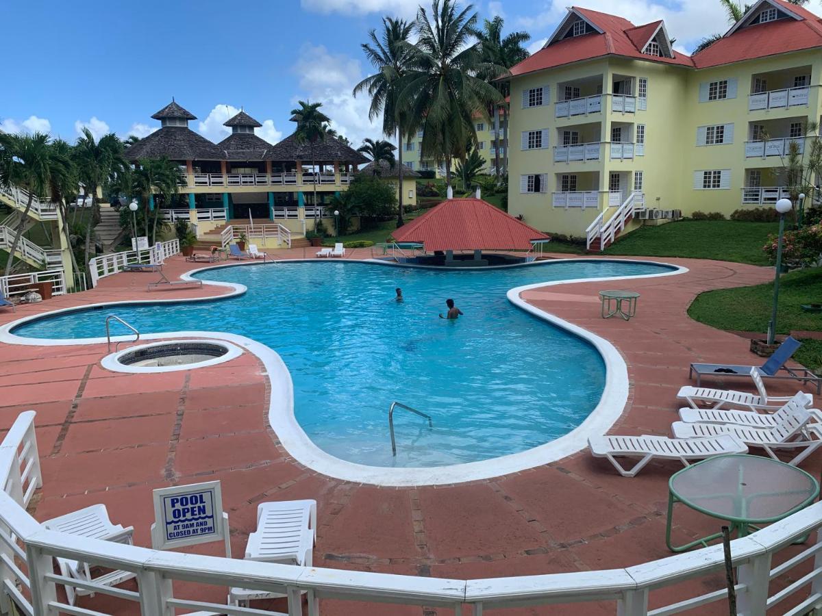 River Side Apt 9 @ Mystic Ridge. Ocho Rios Eksteriør bilde